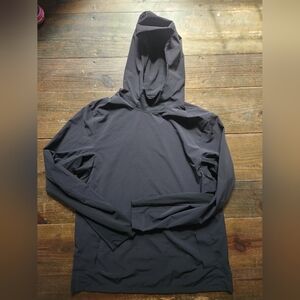 Lululemon Men's Black Hooded Jacket. Size Large